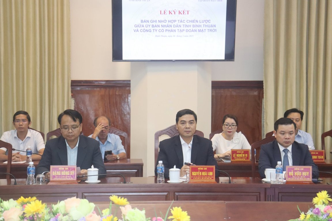 Lãnh đạo tỉnh Bình Thuận tại buổi làm việc Lãnh đạo tỉnh Bình Thuận tại buổi làm việc