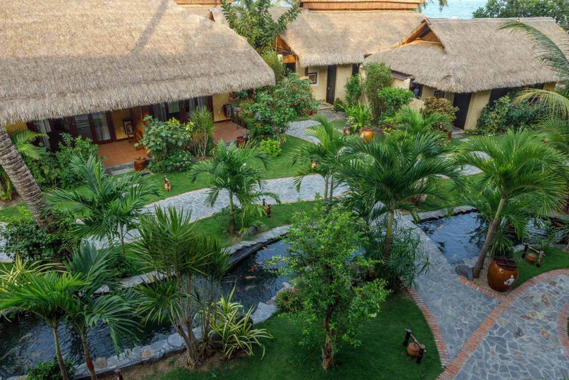 Tại Sao Bamboo Village Beach Resort Spa Lại Được Mệnh Danh Là Làng Tre Bình Yên?