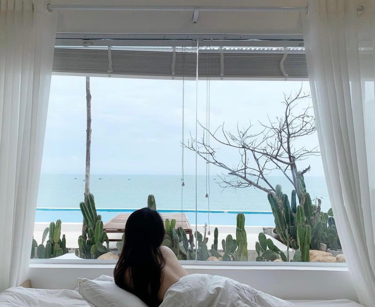 Cesar Homestay Tọa Độ Sống Ảo Triệu Like Với Tone Trắng Tinh Khôi