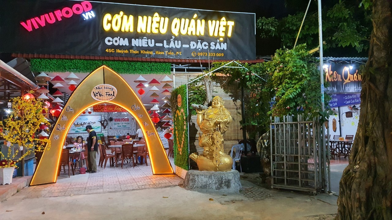 Quán Cơm Niêu Vivu Food Kết Hợp Ẩm Thực Đa Dạng Tại Mũi Né Quán Cơm Niêu Vivu Food Kết Hợp Ẩm Thực Đa Dạng Tại Mũi Né