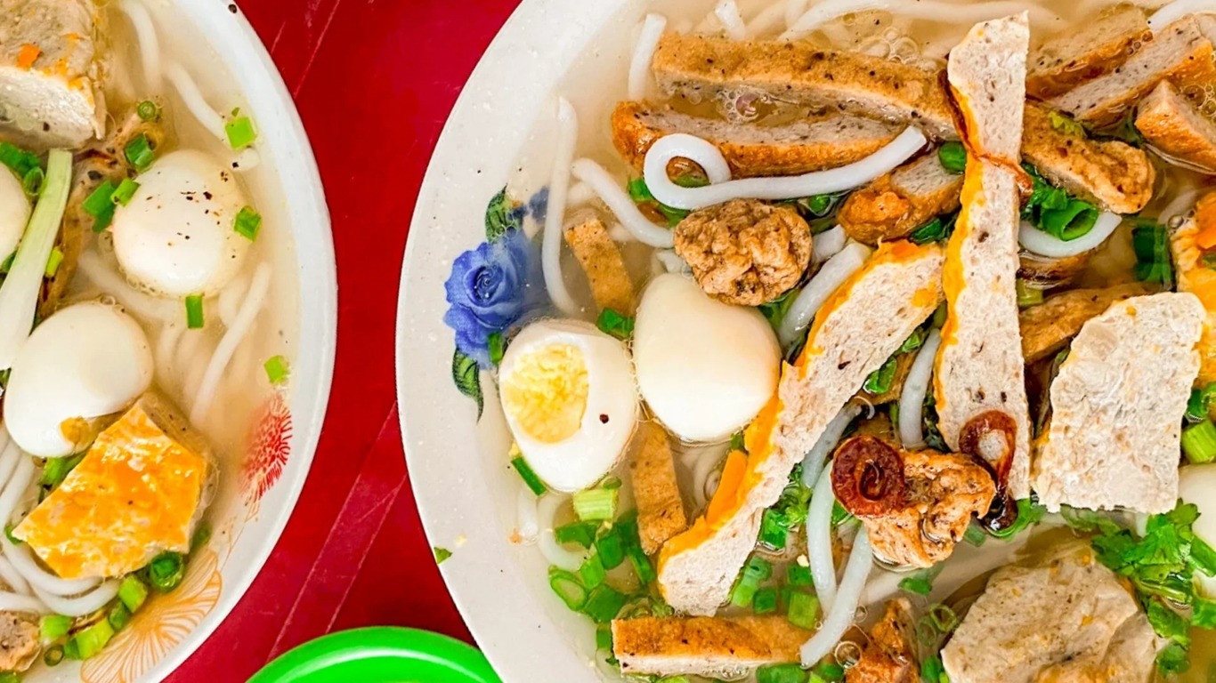 Tại Sao Bánh Canh Chả Cá Mũi Né Lại Trở Thành Món Ăn Sáng Quốc Dân? Tại Sao Bánh Canh Chả Cá Mũi Né Lại Trở Thành Món Ăn Sáng Quốc Dân?