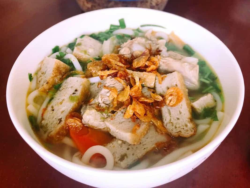 Bánh Canh Chả Cá Mũi Né Cực Ngon: Khám Phá Món Điểm Tâm Gây Thương Nhớ Và Địa Chỉ Quán Chuẩn Vị Nhất Bánh Canh Chả Cá Mũi Né Cực Ngon: Khám Phá Món Điểm Tâm Gây Thương Nhớ Và Địa Chỉ Quán Chuẩn Vị Nhất