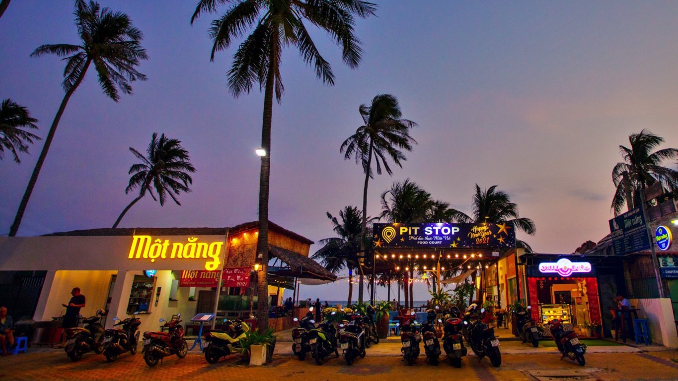 Khu Vực Bờ Kè Nguyễn Đình Chiểu Tấp Nập Hải Sản Và Dông Cát Khu Vực Bờ Kè Nguyễn Đình Chiểu Tấp Nập Hải Sản Và Dông Cát