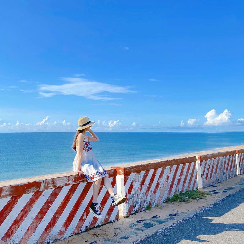 Những Trải Nghiệm Vui Chơi Không Thể Bỏ Lỡ Tại Biển Hòn Rơm Những Trải Nghiệm Vui Chơi Không Thể Bỏ Lỡ Tại Biển Hòn Rơm