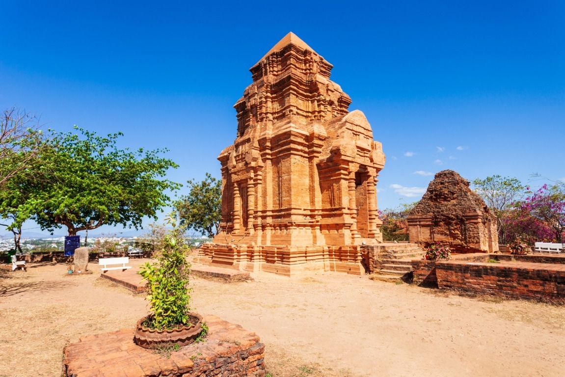 Những Trải Nghiệm Văn Hóa Không Thể Bỏ Lỡ Tại Tháp Chàm Poshanư
