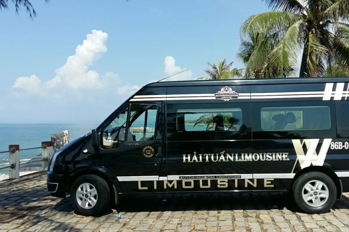Nhà Xe Hải Tuấn Limousine Chuyên Phục Vụ Khách Hàng Thượng Lưu Cao Cấp Nhà Xe Hải Tuấn Limousine Chuyên Phục Vụ Khách Hàng Thượng Lưu Cao Cấp